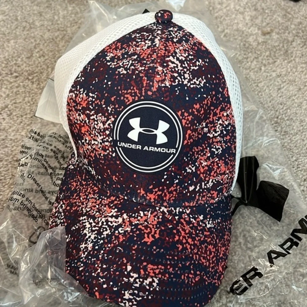 Women’s golf under armor cap hat, new S/M